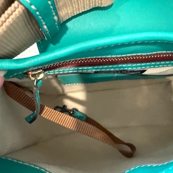 Rare Dooney & Bourke Emerald Messenger 25 Bag - Picture 8 of 12